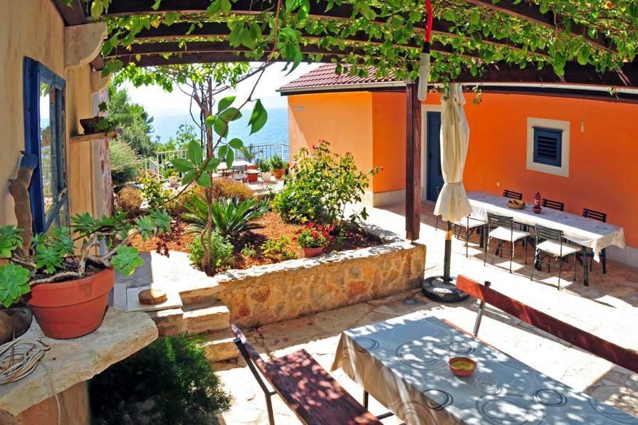 Seaside Secluded Apartments Cove Tvrdni Dolac, Hvar - 4008 Gdinj Exterior photo