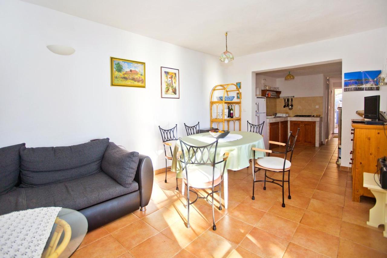 Seaside Secluded Apartments Cove Tvrdni Dolac, Hvar - 4008 Gdinj Exterior photo